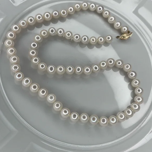 14K Solid Gold Clasp Hand Knotted High Quality Freshwater Pearl Necklace 7-8mm - Picture 1 of 4
